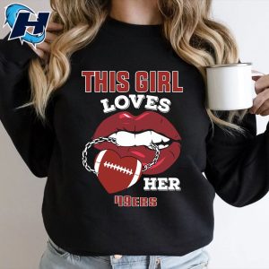 49ers Womens Shirt This Girl Loves Her Niners Sexy Lips T Shirt 4