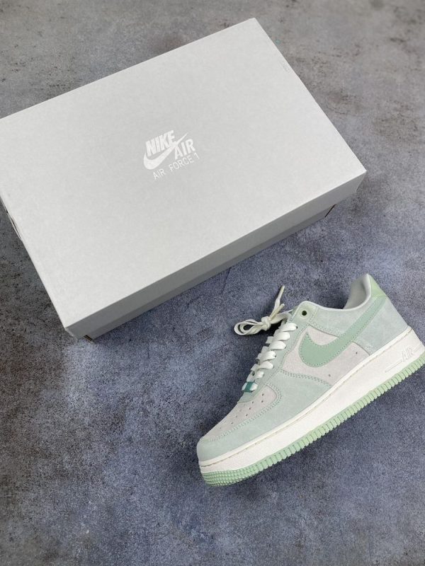 New Arrival Nike Air Force 1 Low Enamel Green Sail AJ3279